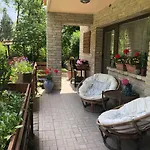 Tulipán-apartman Appartamento