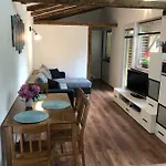 Appartamento Tulipán-apartman *