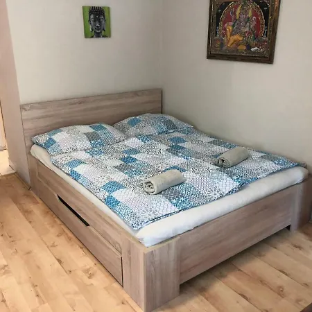 Tulipán-apartman * Eger
